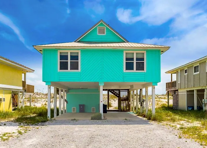 Beachfront With Covered Deck Gulf Views Ac Wifi & Laundry Holiday home